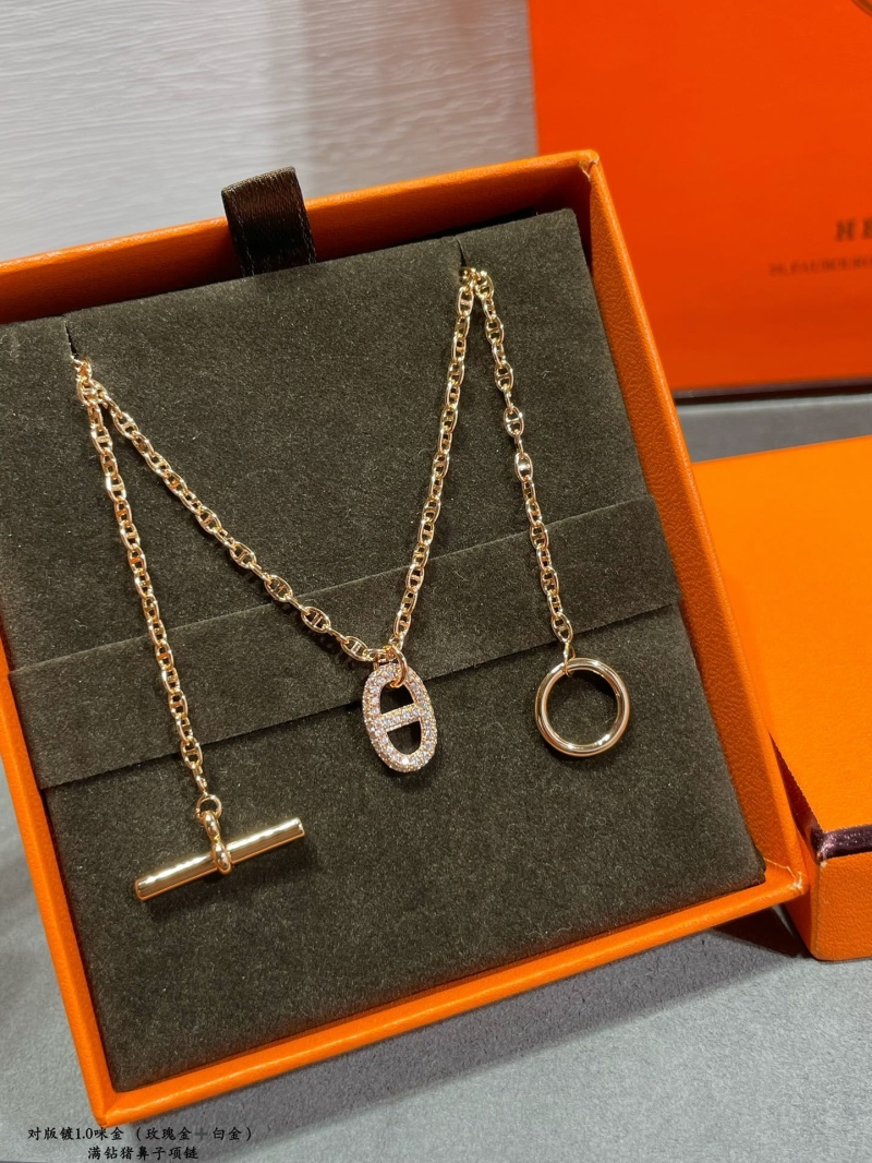 H**me5 necklaces